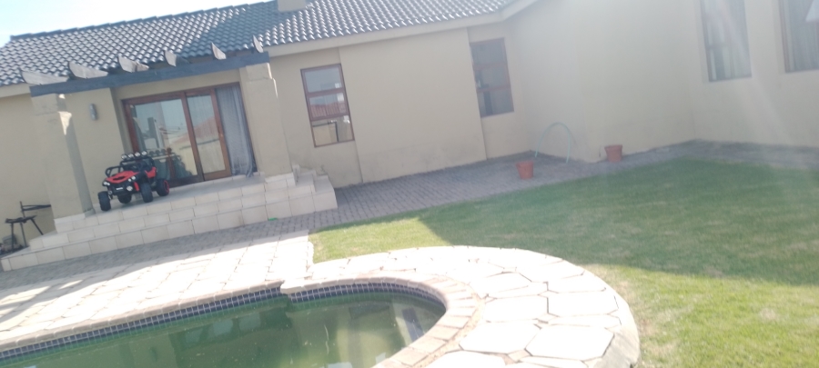 3 Bedroom Property for Sale in Helderwyk Gauteng