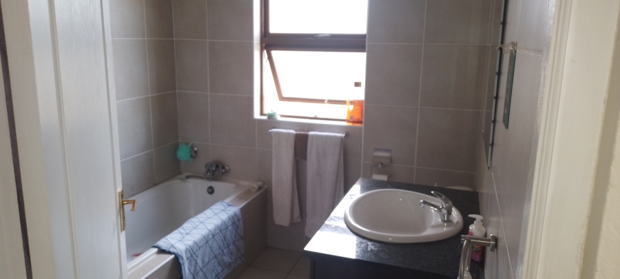 3 Bedroom Property for Sale in Helderwyk Gauteng