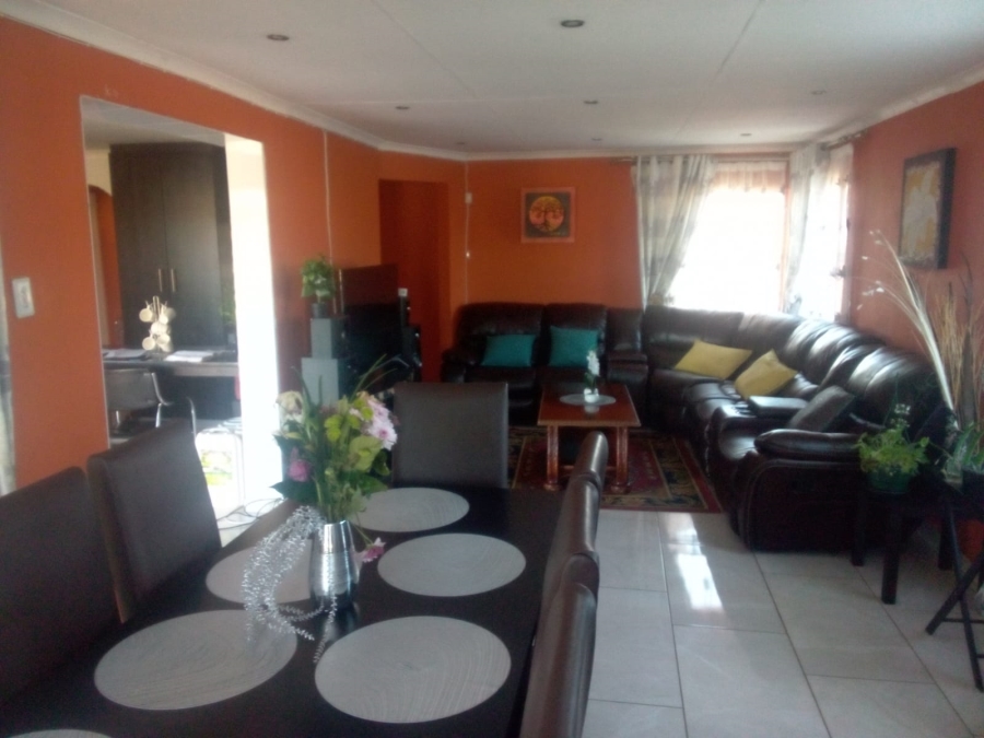 3 Bedroom Property for Sale in Geluksdal Gauteng