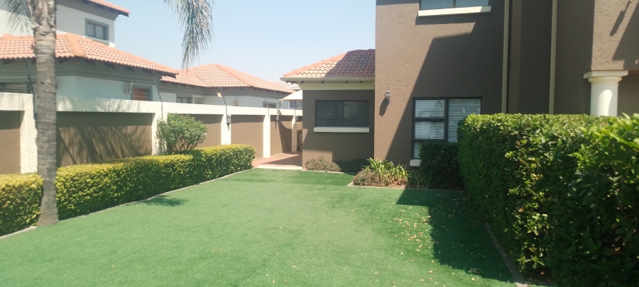 5 Bedroom Property for Sale in Helderwyk Gauteng