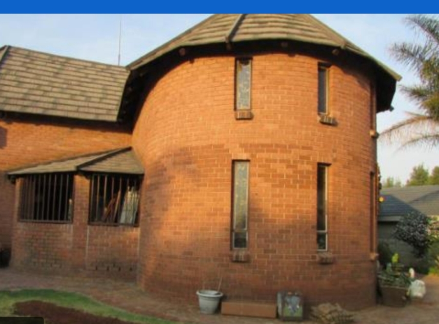 7 Bedroom Property for Sale in Sunair Park Gauteng