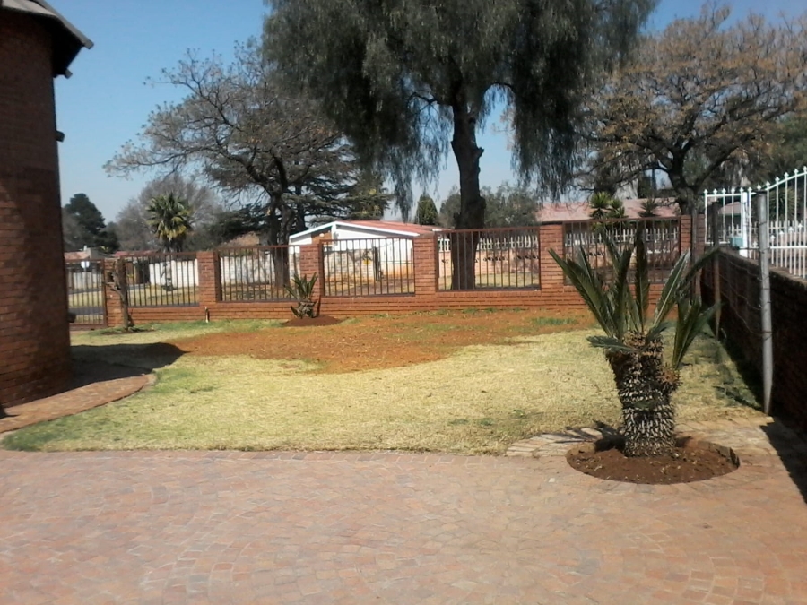 7 Bedroom Property for Sale in Sunair Park Gauteng