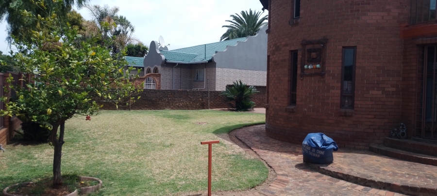 7 Bedroom Property for Sale in Sunair Park Gauteng