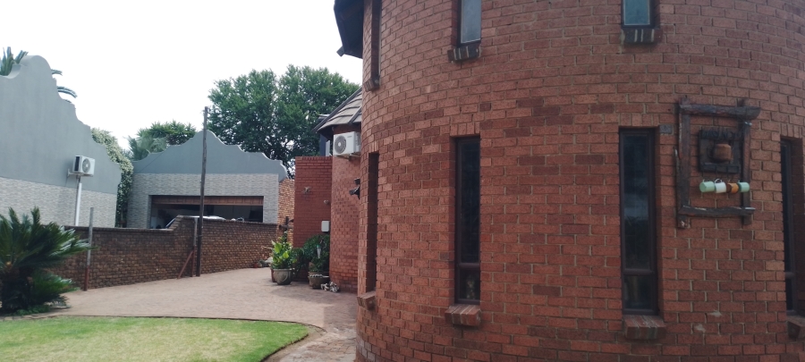 7 Bedroom Property for Sale in Sunair Park Gauteng