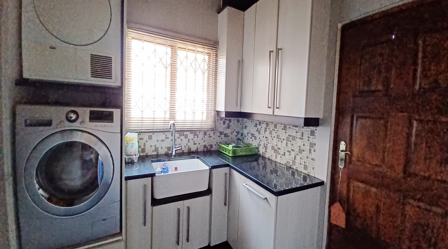 3 Bedroom Property for Sale in Vanderbijlpark SE 6 Gauteng