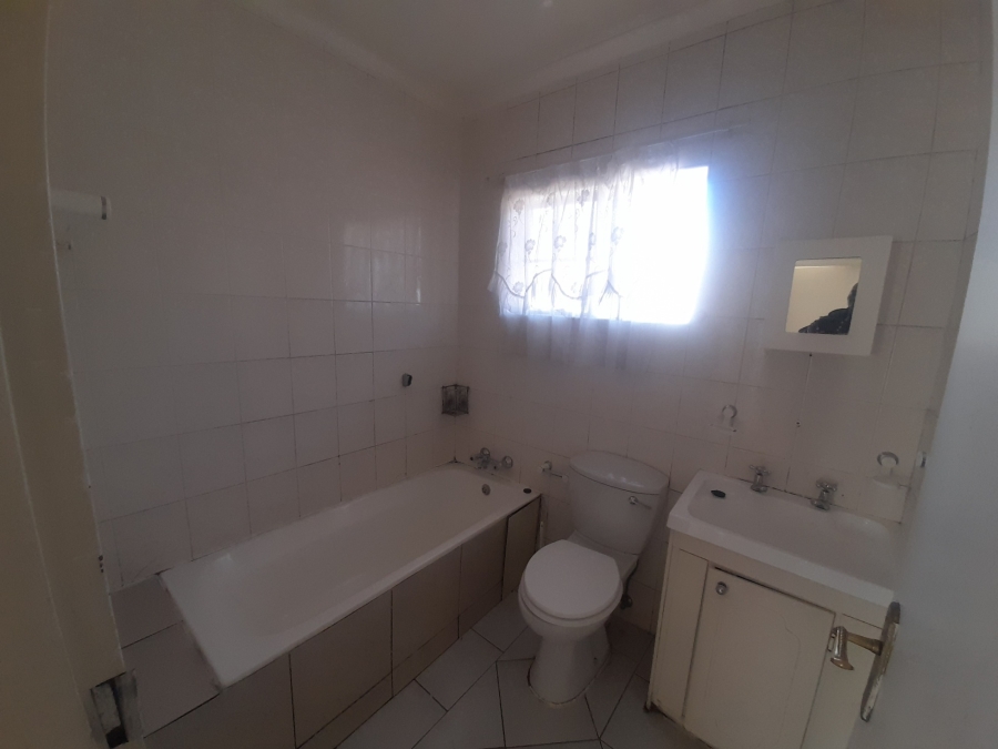 2 Bedroom Property for Sale in Rewlatch Gauteng