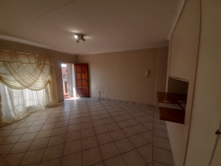 2 Bedroom Property for Sale in Rewlatch Gauteng