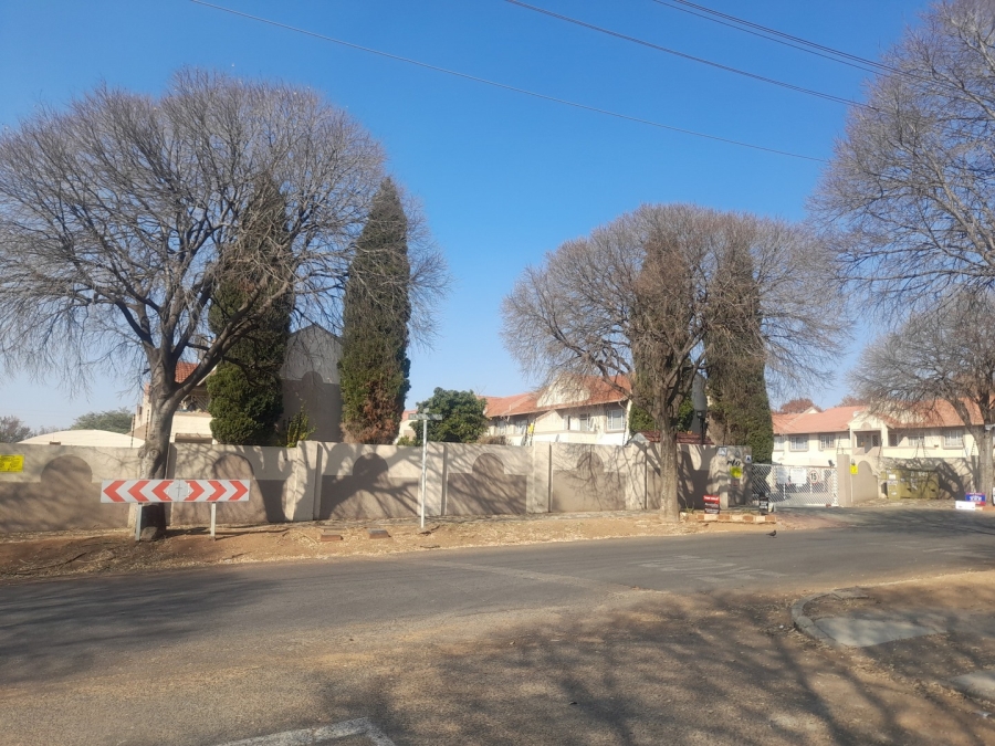 2 Bedroom Property for Sale in Rewlatch Gauteng