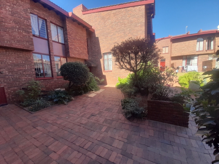 2 Bedroom Property for Sale in The Hill Gauteng