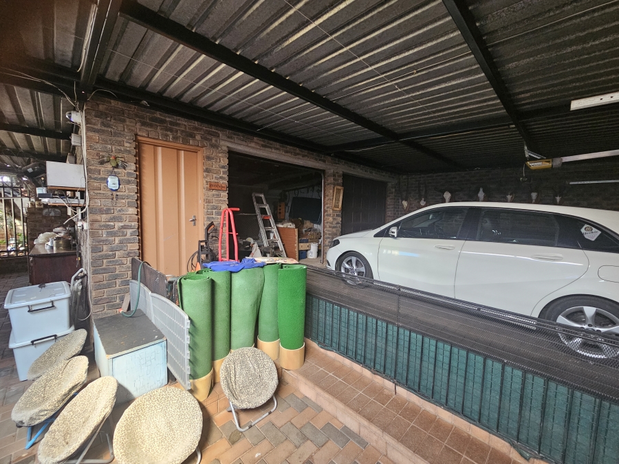 4 Bedroom Property for Sale in Magalieskruin Gauteng