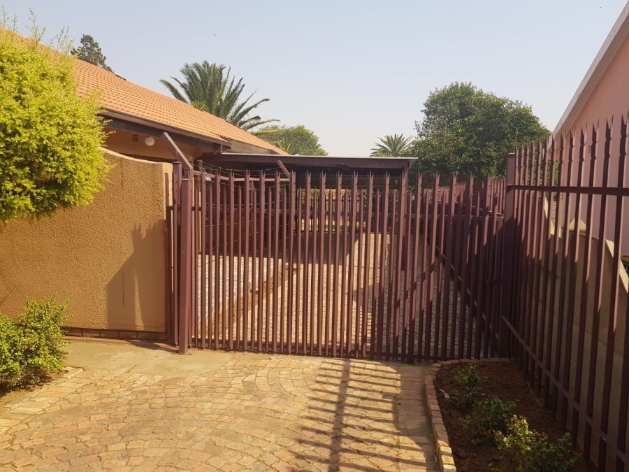 3 Bedroom Property for Sale in Falcon Ridge Gauteng