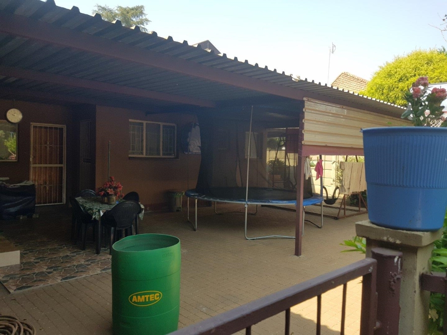 3 Bedroom Property for Sale in Falcon Ridge Gauteng