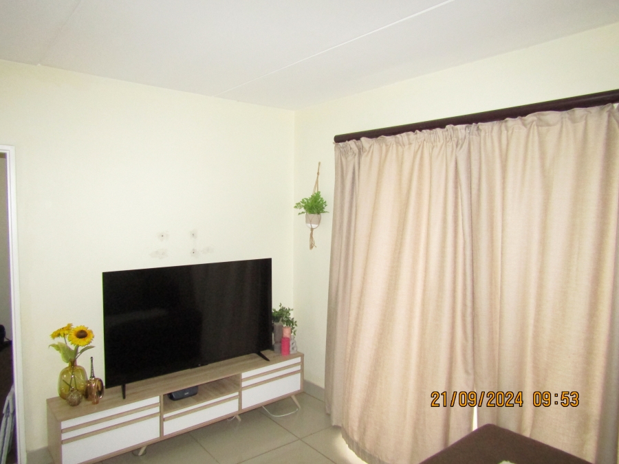 2 Bedroom Property for Sale in Buccleuch Gauteng