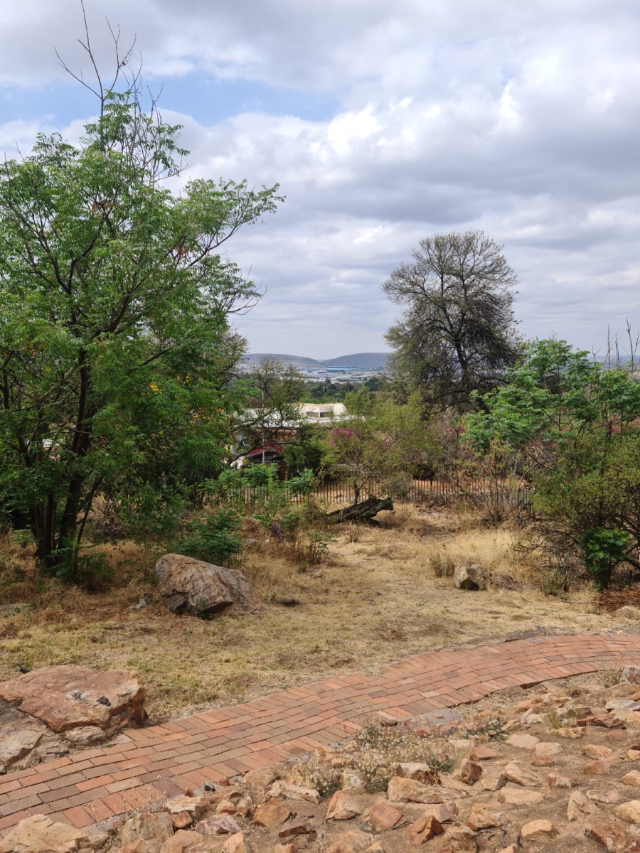 3 Bedroom Property for Sale in La Montagne Gauteng