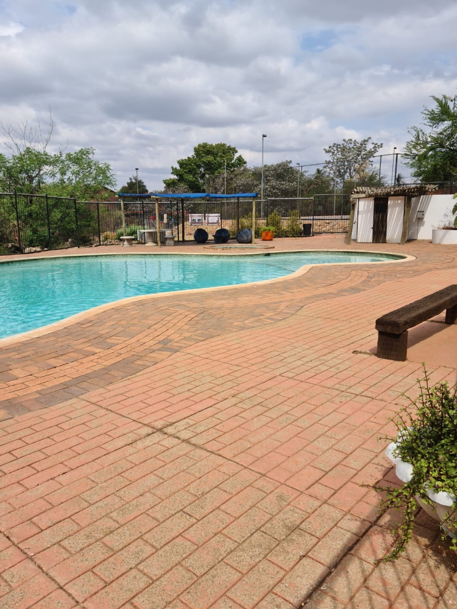 3 Bedroom Property for Sale in La Montagne Gauteng