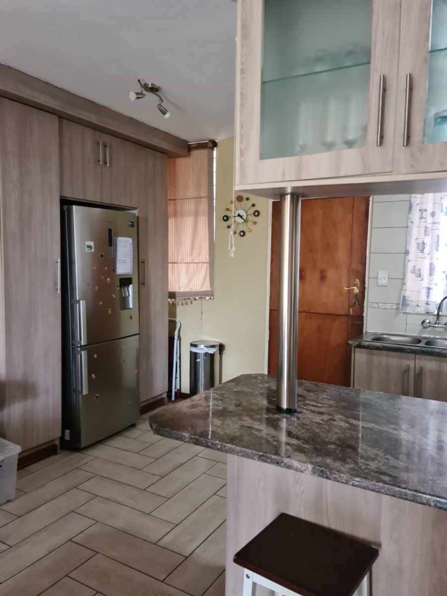 3 Bedroom Property for Sale in La Montagne Gauteng