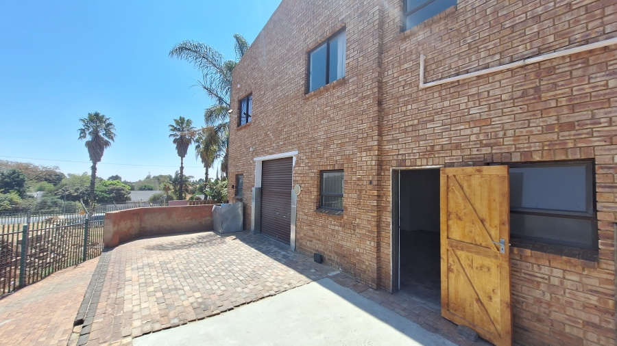 To Let commercial Property for Rent in Princess A H Gauteng