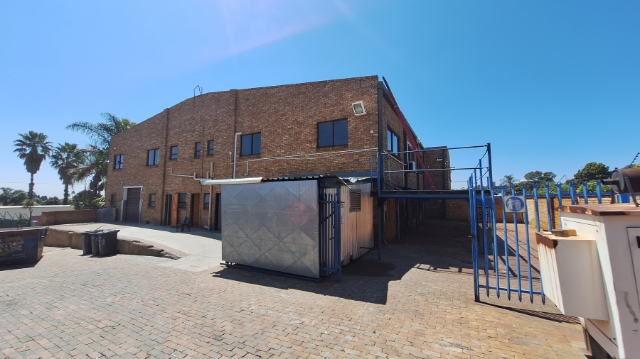 To Let commercial Property for Rent in Princess A H Gauteng