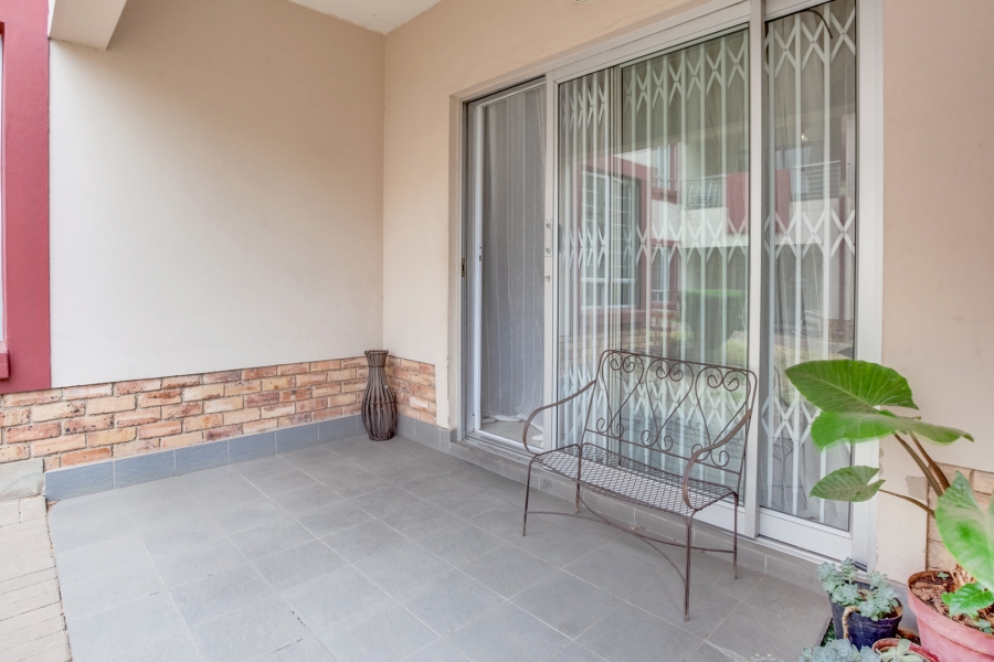 2 Bedroom Property for Sale in Magaliessig Gauteng