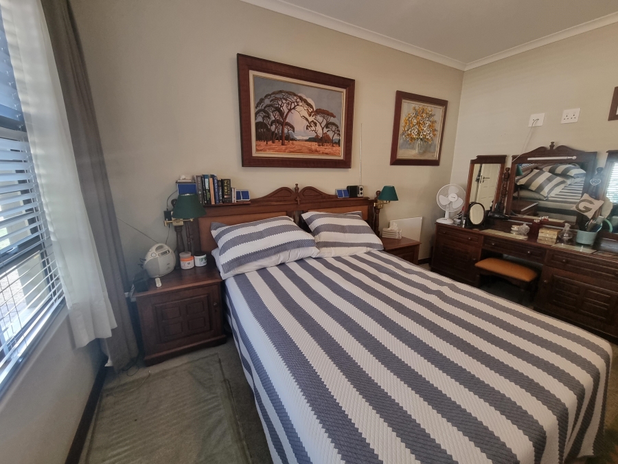 2 Bedroom Property for Sale in The Retreat Gauteng