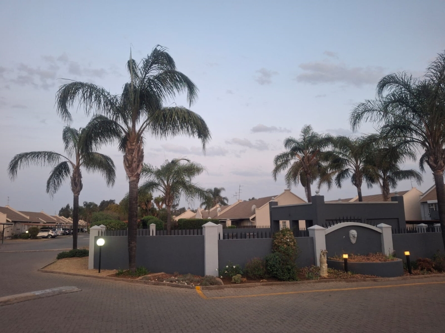 2 Bedroom Property for Sale in Bartlett Gauteng