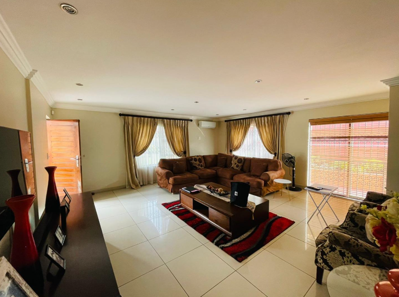 5 Bedroom Property for Sale in Meredale Gauteng