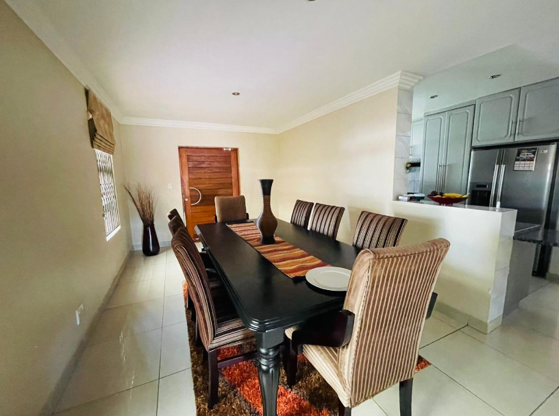 5 Bedroom Property for Sale in Meredale Gauteng