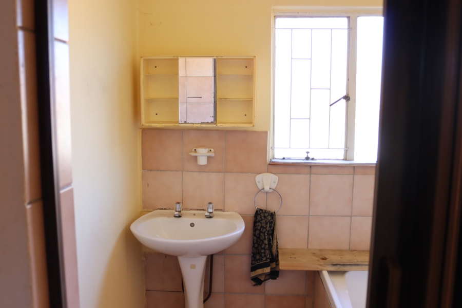 5 Bedroom Property for Sale in Meredale Gauteng