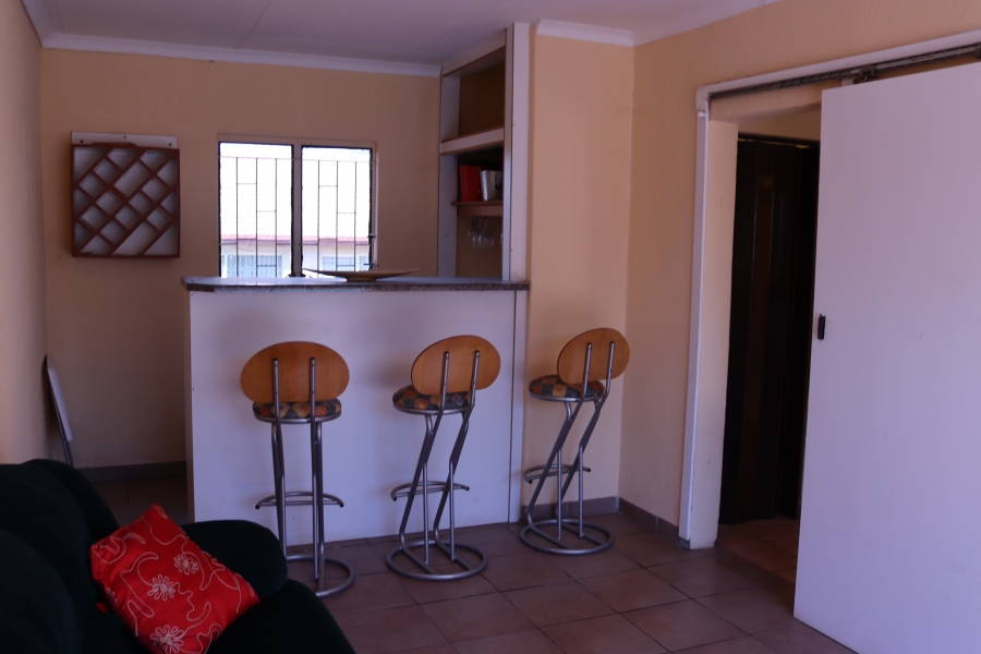 5 Bedroom Property for Sale in Meredale Gauteng