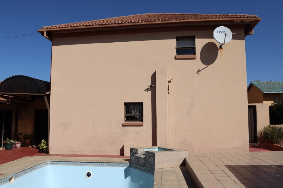 5 Bedroom Property for Sale in Meredale Gauteng