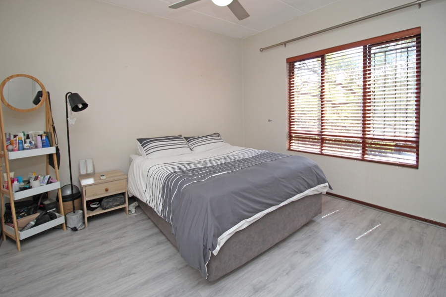 2 Bedroom Property for Sale in Sunninghill Gauteng