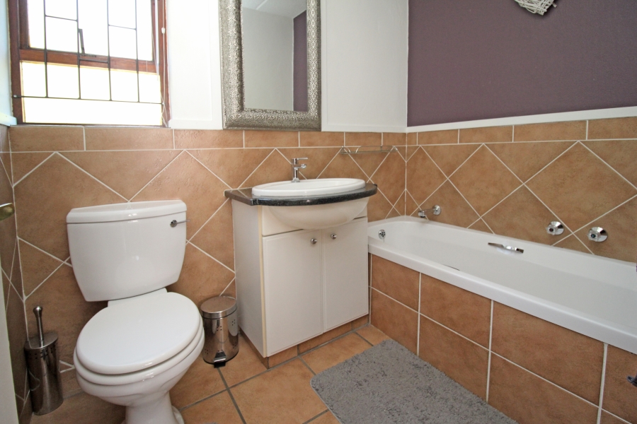 2 Bedroom Property for Sale in Sunninghill Gauteng