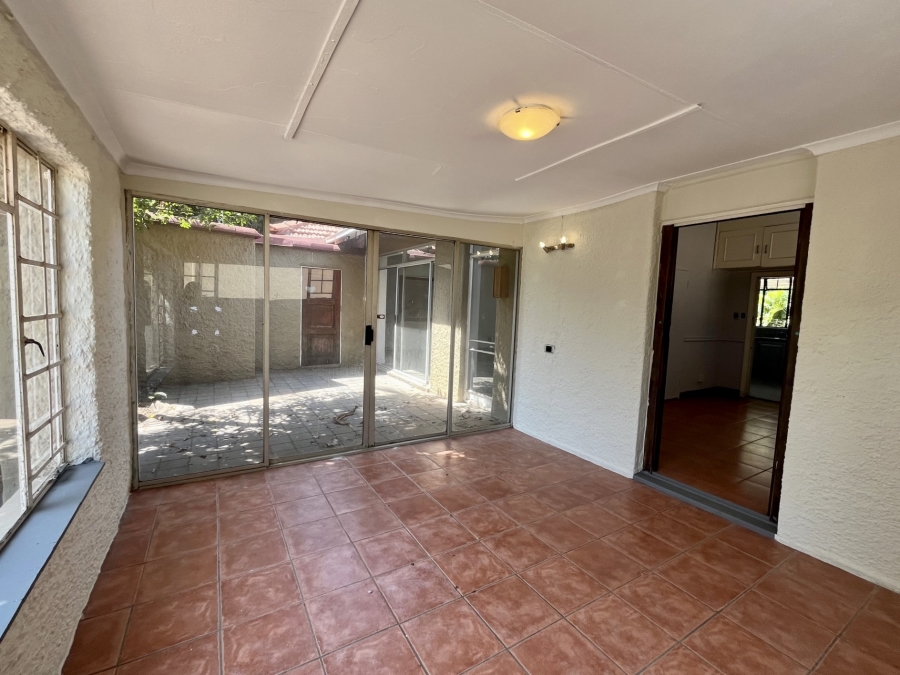 To Let 3 Bedroom Property for Rent in Linden Gauteng