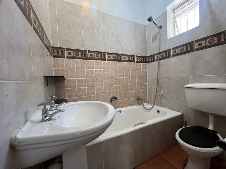 To Let 3 Bedroom Property for Rent in Linden Gauteng