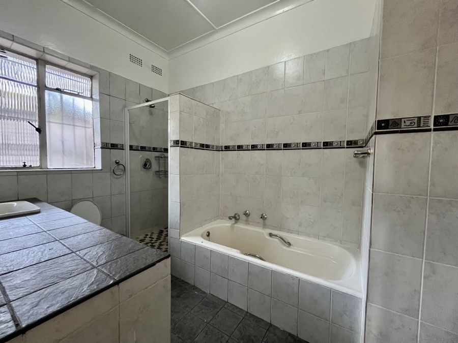 To Let 3 Bedroom Property for Rent in Linden Gauteng