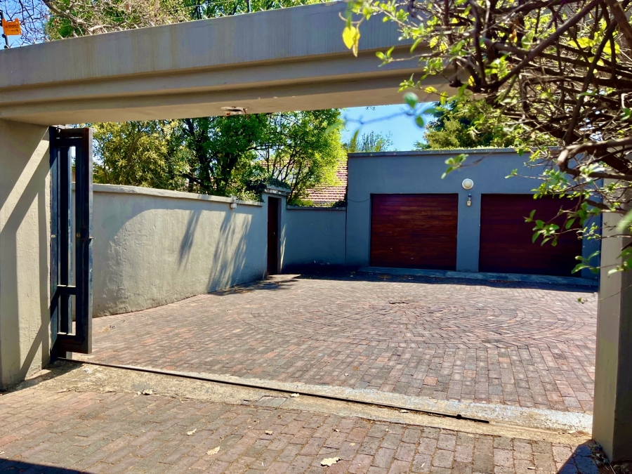 To Let 3 Bedroom Property for Rent in Linden Gauteng