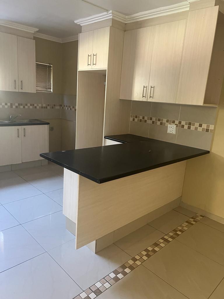 To Let 2 Bedroom Property for Rent in Wendywood Gauteng