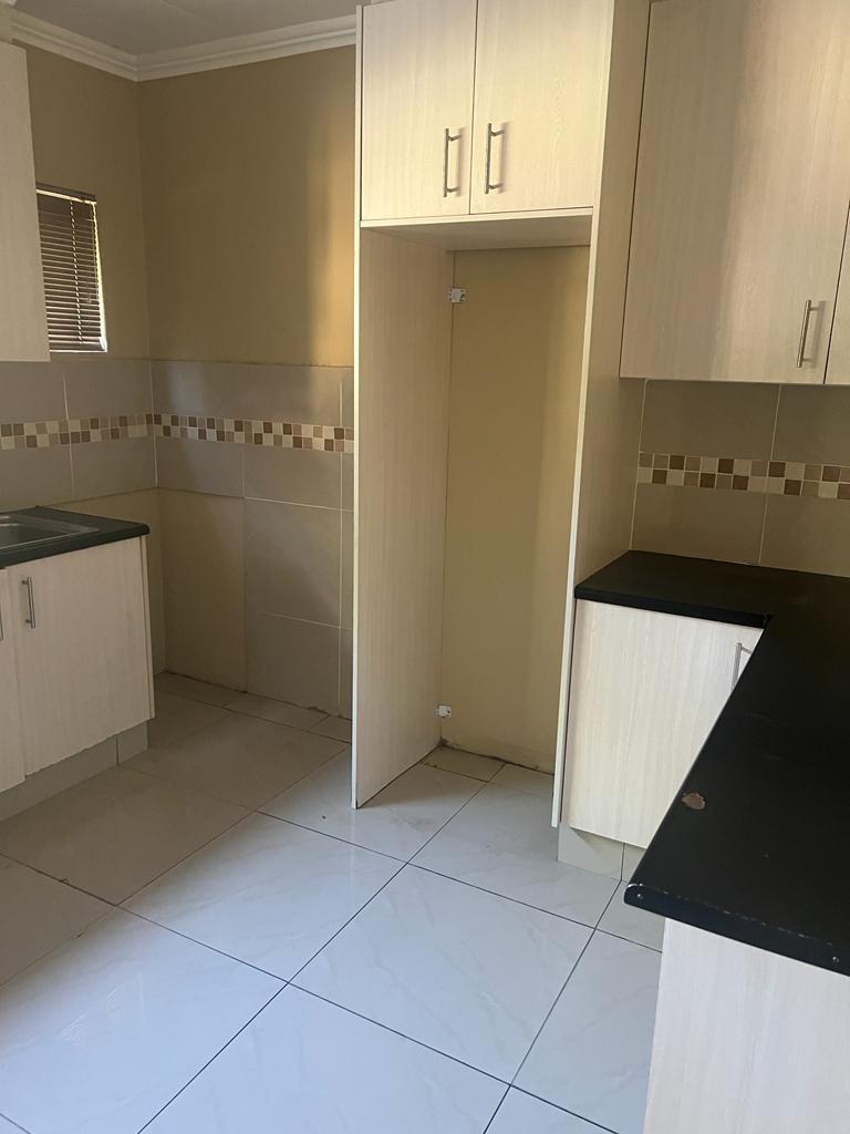 To Let 2 Bedroom Property for Rent in Wendywood Gauteng