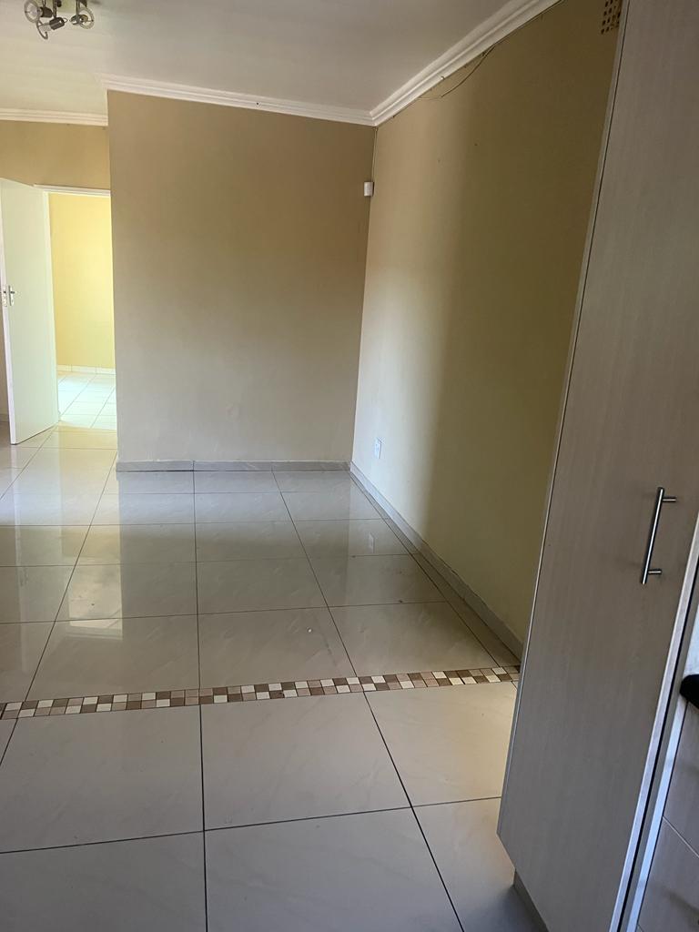 To Let 2 Bedroom Property for Rent in Wendywood Gauteng