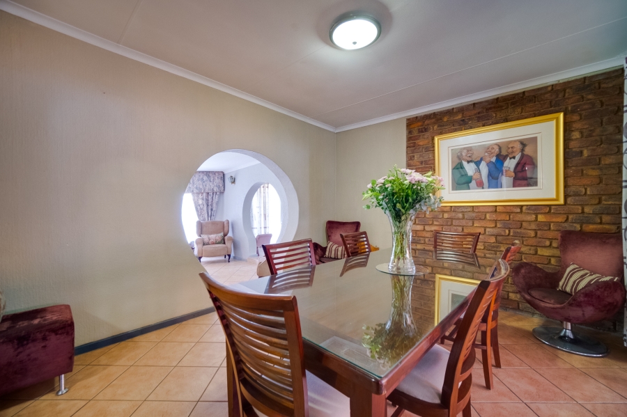 5 Bedroom Property for Sale in Brackenhurst Gauteng