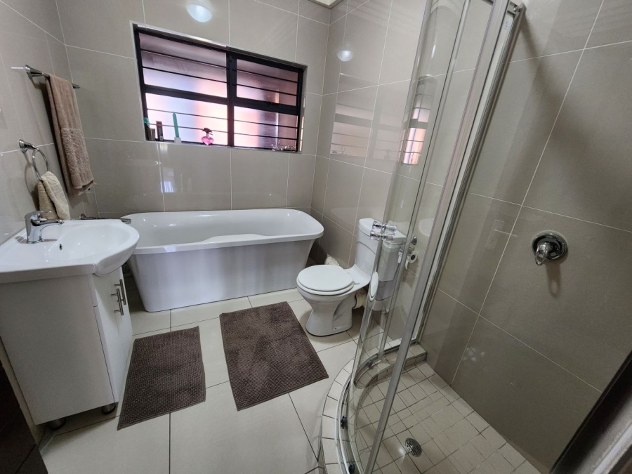 3 Bedroom Property for Sale in Eveleigh Gauteng