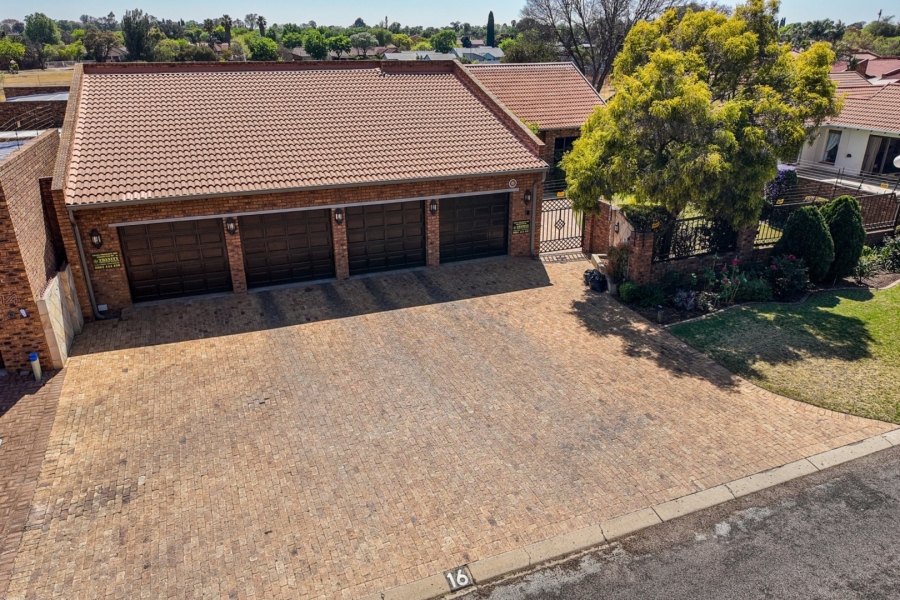 3 Bedroom Property for Sale in Sunward Park Gauteng