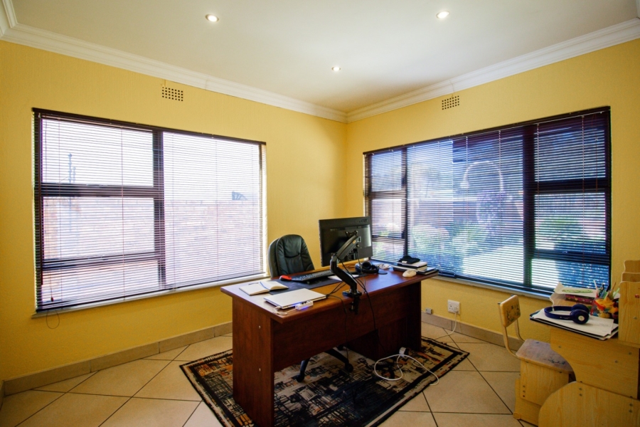 3 Bedroom Property for Sale in Sunward Park Gauteng