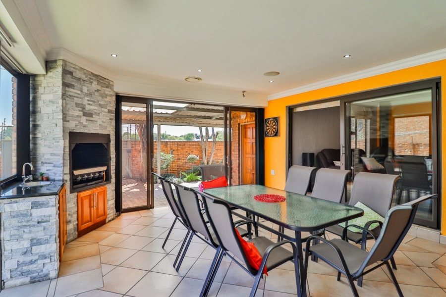 3 Bedroom Property for Sale in Sunward Park Gauteng