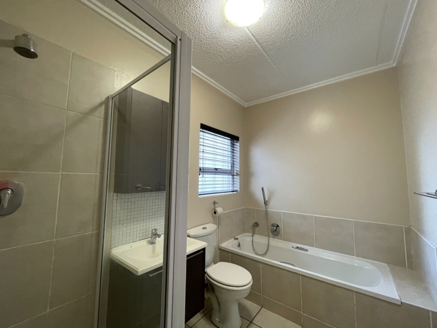 1 Bedroom Property for Sale in Bryanston Gauteng