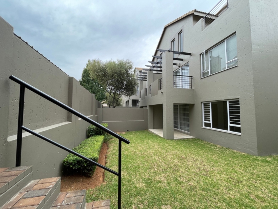 1 Bedroom Property for Sale in Bryanston Gauteng