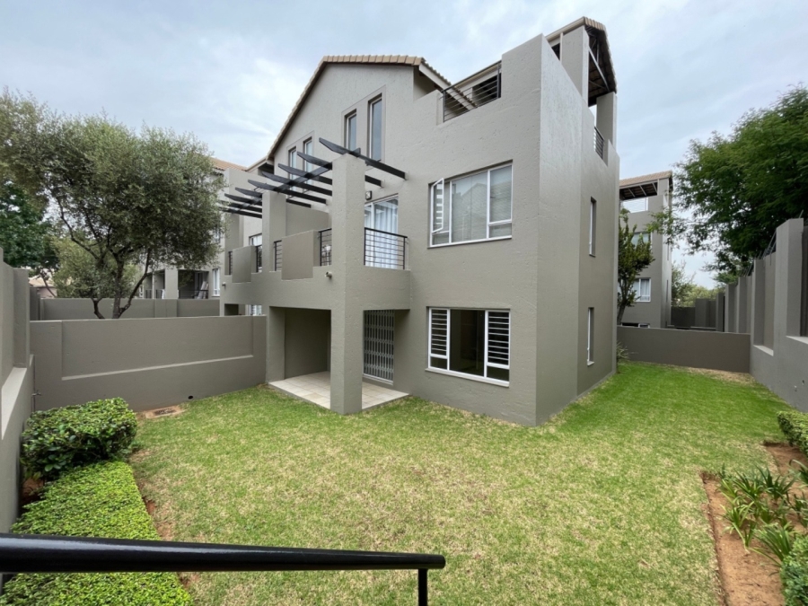 1 Bedroom Property for Sale in Bryanston Gauteng