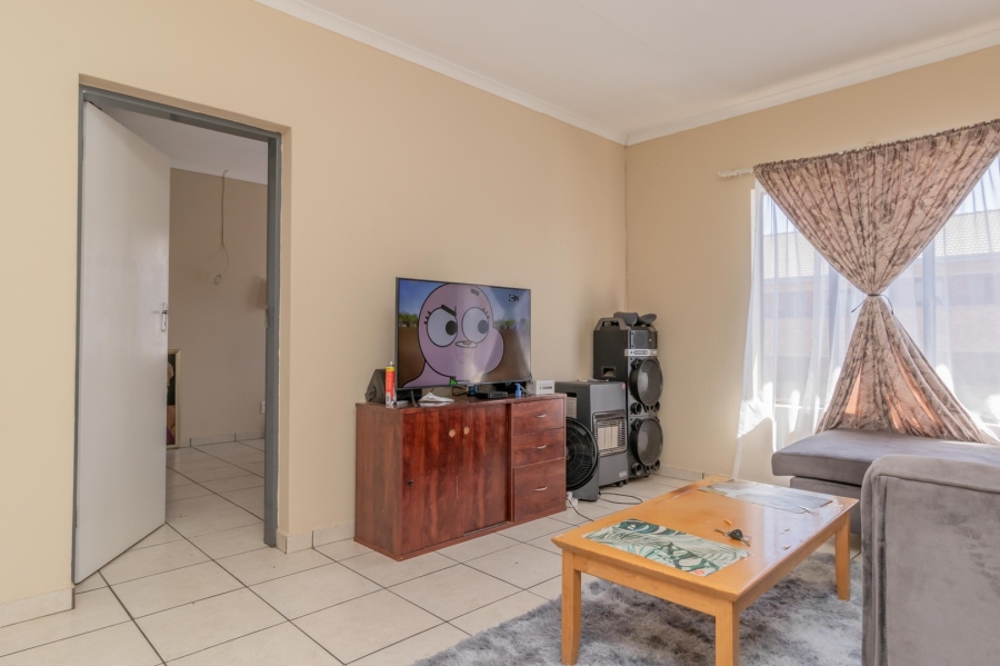 2 Bedroom Property for Sale in Grand Central Gauteng