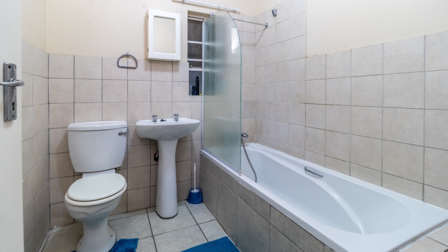 1 Bedroom Property for Sale in Grand Central Gauteng