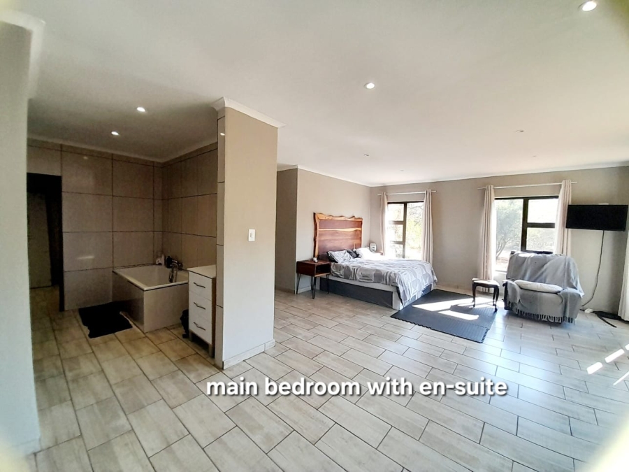 5 Bedroom Property for Sale in Kameeldrift East Gauteng